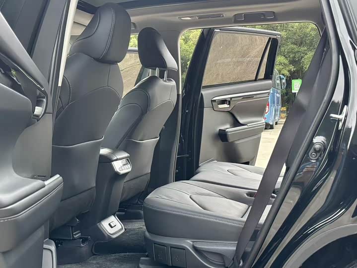 Toyota Highlander, 2023 — фото 8 из 9