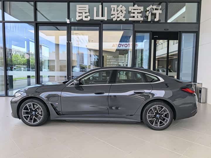BMW i4, 2025 — фото 3 из 9