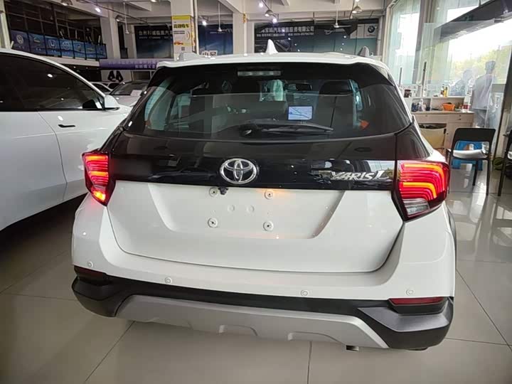 Toyota Yaris L Hatchback, 2021 — фото 6 из 9