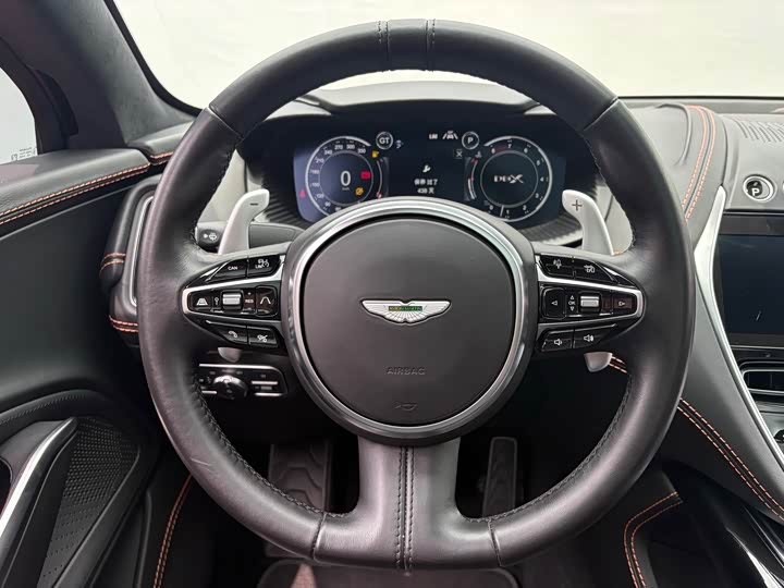 Aston Martin DBX, 2021 — фото 9 из 9