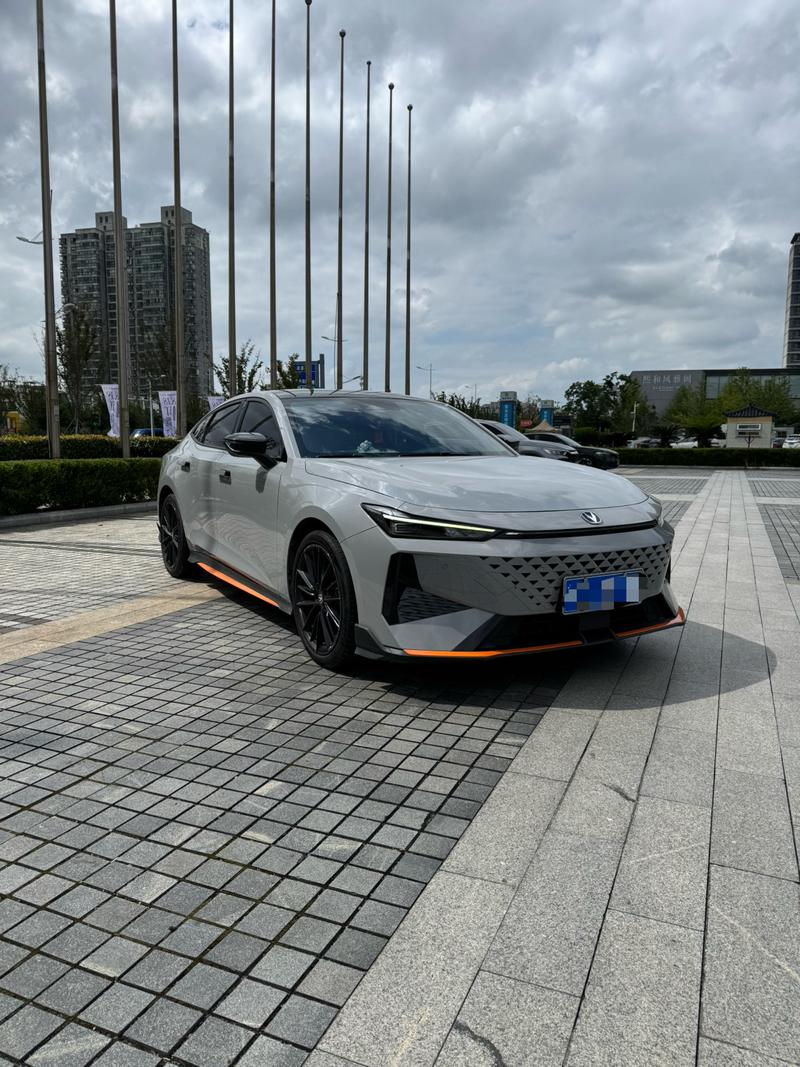 Changan UNI-V, 2024 — фото 3 из 11