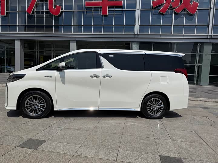 Toyota Alphard, 2023 — фото 4 из 9