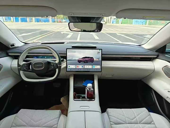 Lynk & Co 30 EM-P Hybrid, 2025 — фото 5 из 7