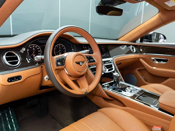 Bentley Flying Spur, 2022 — фото 8 из 9