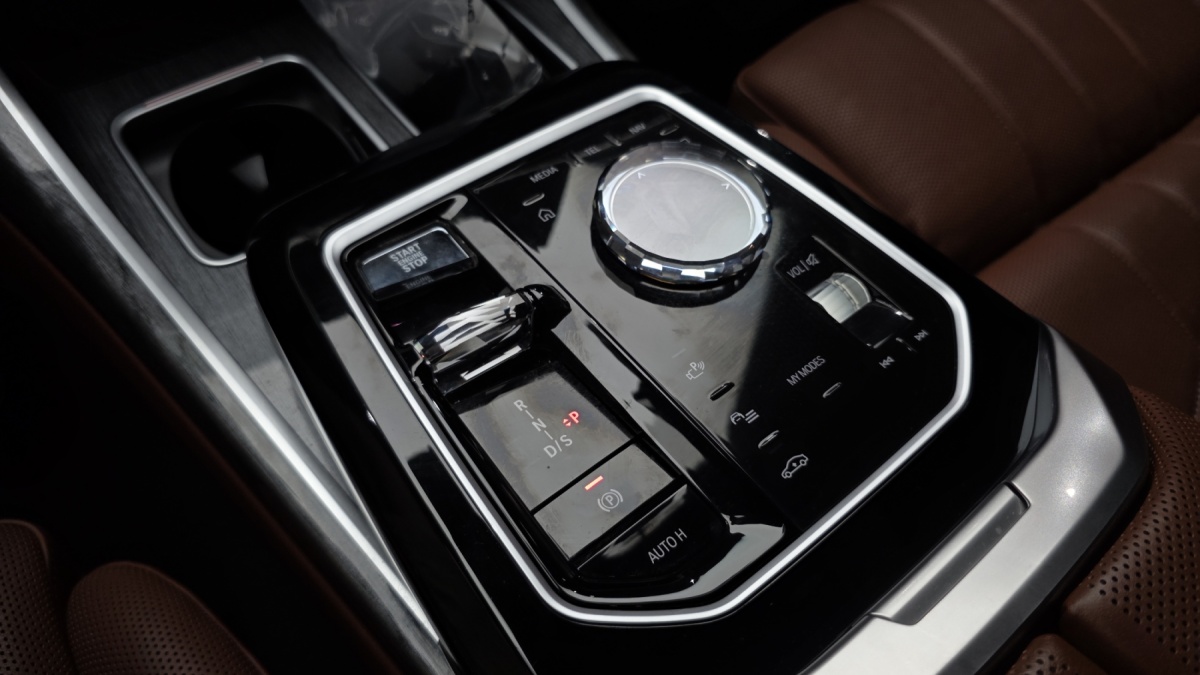 BMW 7 Series, 2023 — фото 8 из 12
