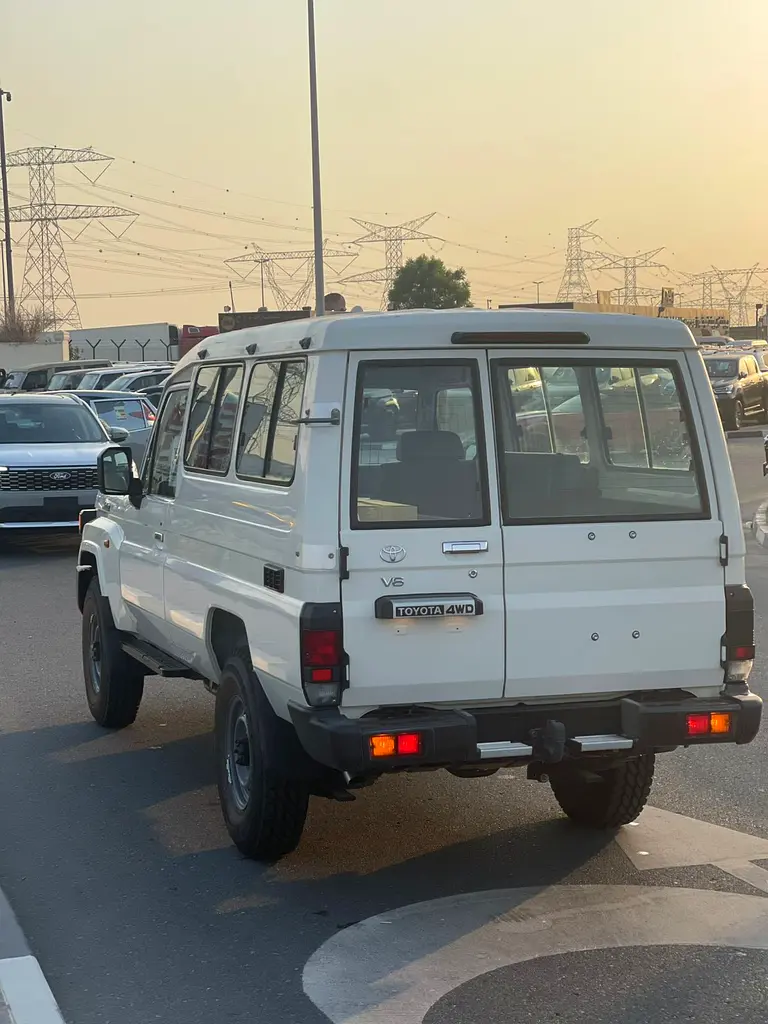 Toyota Land Cruiser 70 Series, 2026 — фото 6 из 10