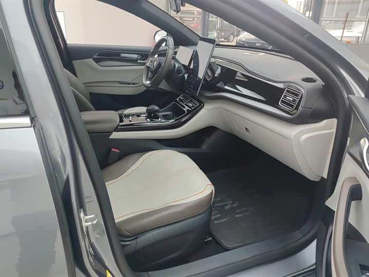 BYD Qin Plus, 2024 — фото 8 из 9