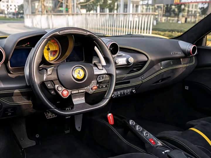 Ferrari F8, 2022 — фото 7 из 9