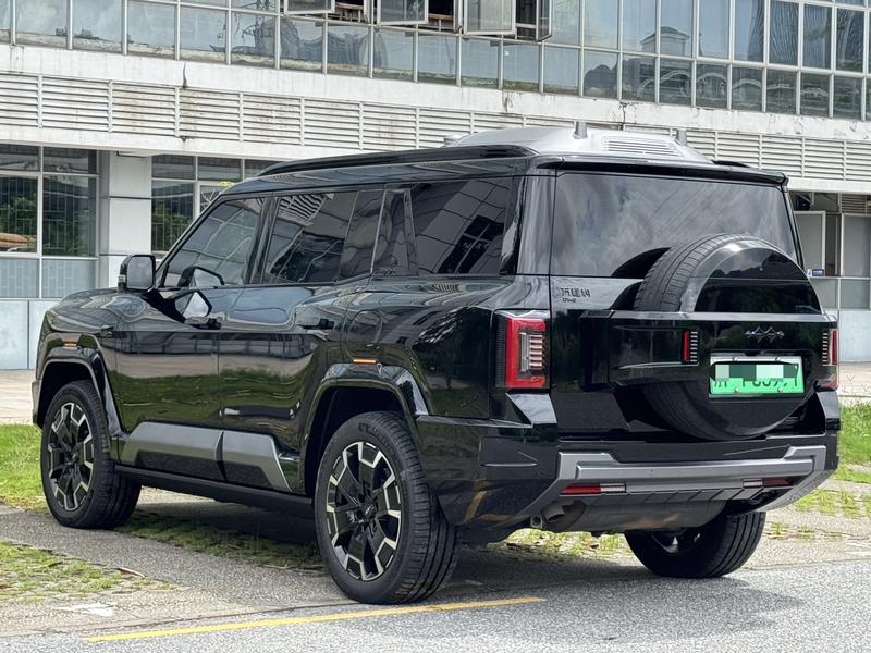 BYD FangChengBao Leopard 8, 2025 — фото 5 из 12
