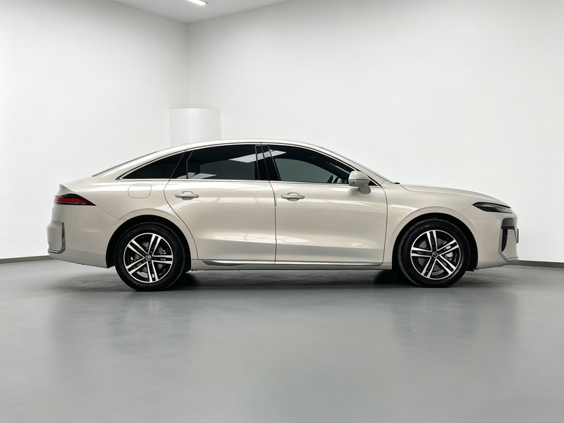 Roewe M7 DMH, 2025 — фото 8 из 12