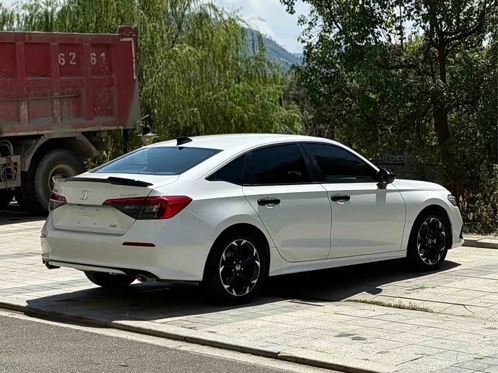 Honda Civic, 2023 — фото 8 из 9