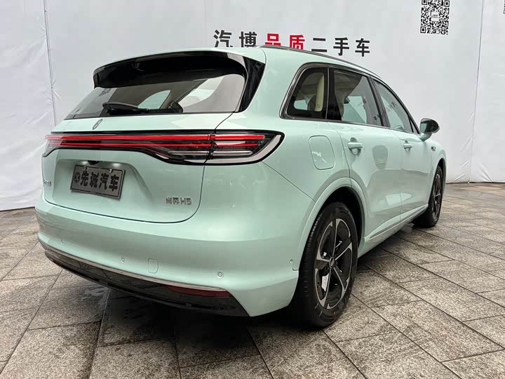 Shangjie (Huawei × SAIC) H5, 2026 — фото 5 из 9