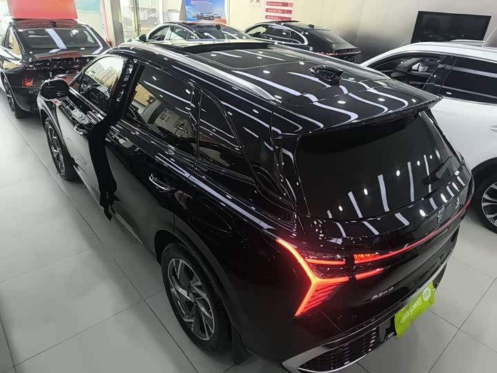 Hongqi HS3 Hybrid, 2025 — фото 5 из 9
