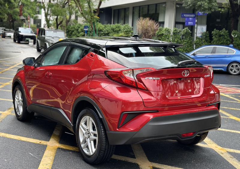Toyota C-HR, 2022 — фото 4 из 12