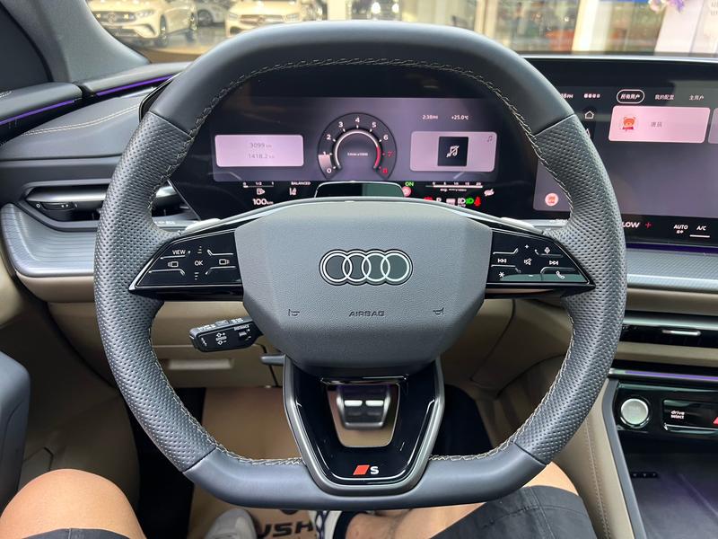 Audi Q5L, 2025 — фото 12 из 12