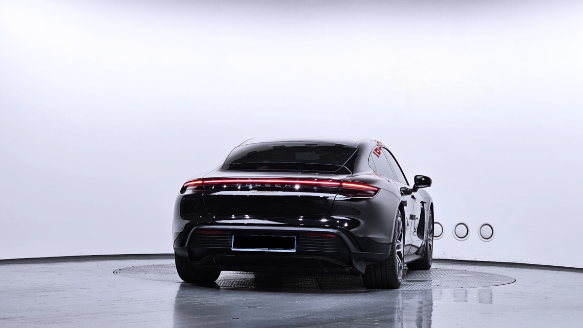 Porsche Taycan, 2022 — фото 4 из 12