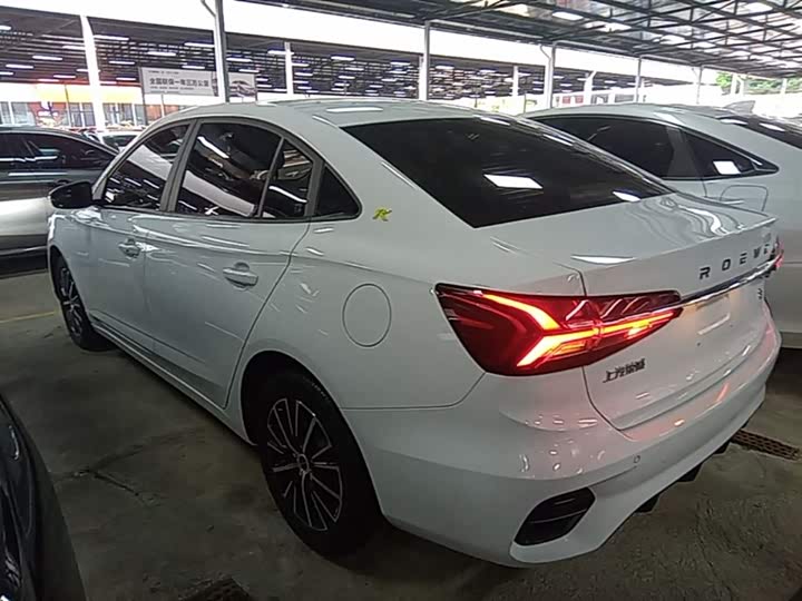Roewe i5, 2023 — фото 5 из 9