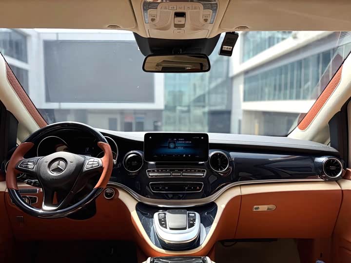 Mercedes-Benz V-Class, 2022 — фото 7 из 9