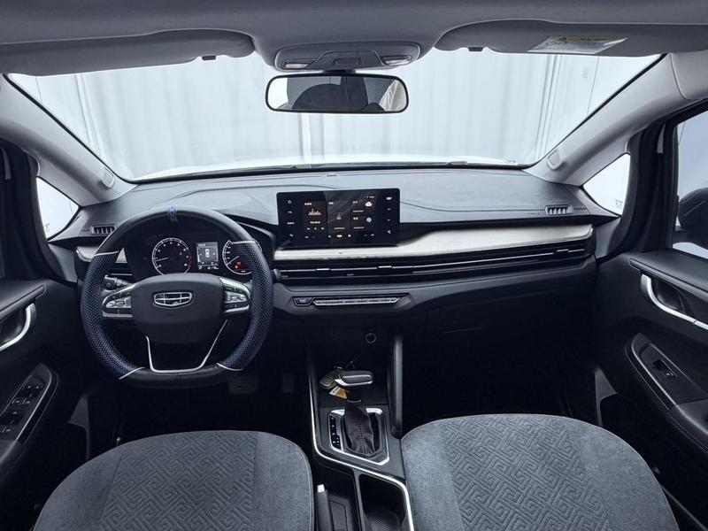 Geely Vision X3, 2021 — фото 8 из 12