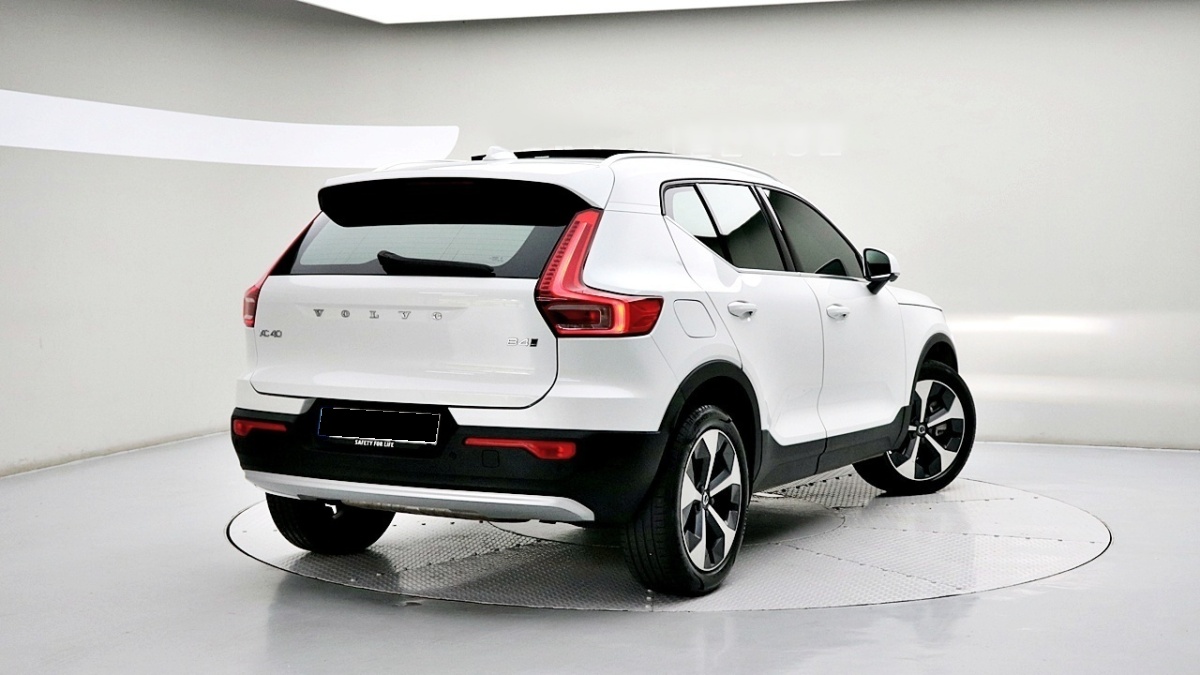 Volvo XC40, 2024 — фото 2 из 12