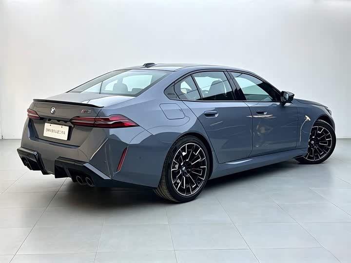 BMW M5 Hybrid, 2025 — фото 3 из 9
