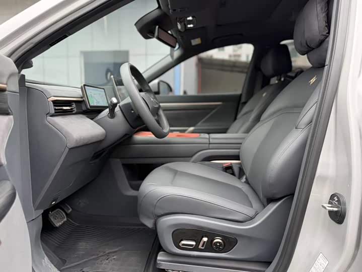Dongfeng Yipai eπ 008, 2024 — фото 6 из 9