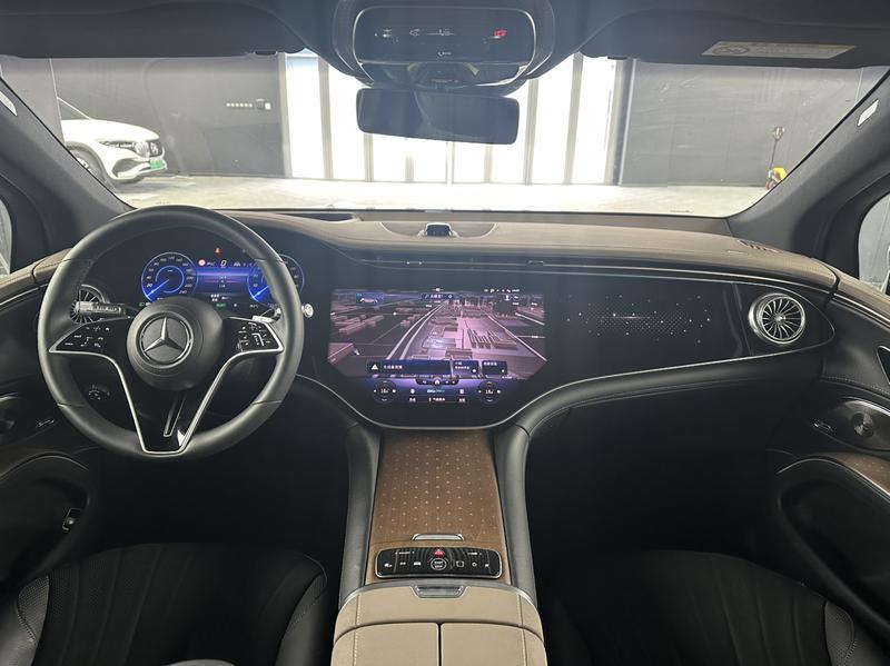 Mercedes-Benz EQS SUV, 2025 — фото 6 из 10