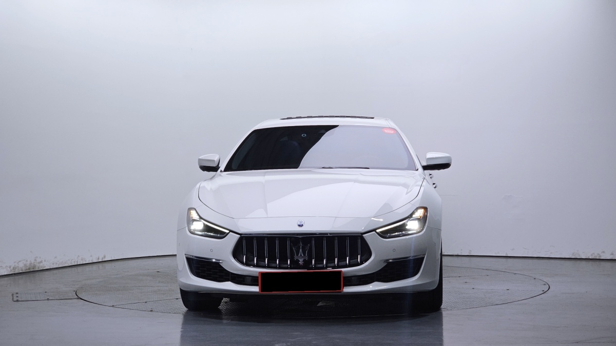 Maserati Ghibli, 2022 — фото 3 из 12