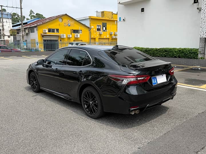 Toyota Camry, 2022 — фото 7 из 9