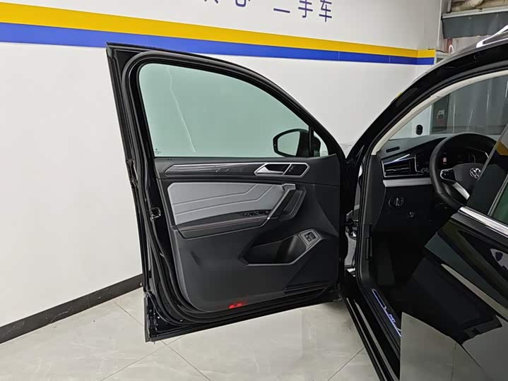 Volkswagen Tiguan L Hybrid, 2021 — фото 7 из 9