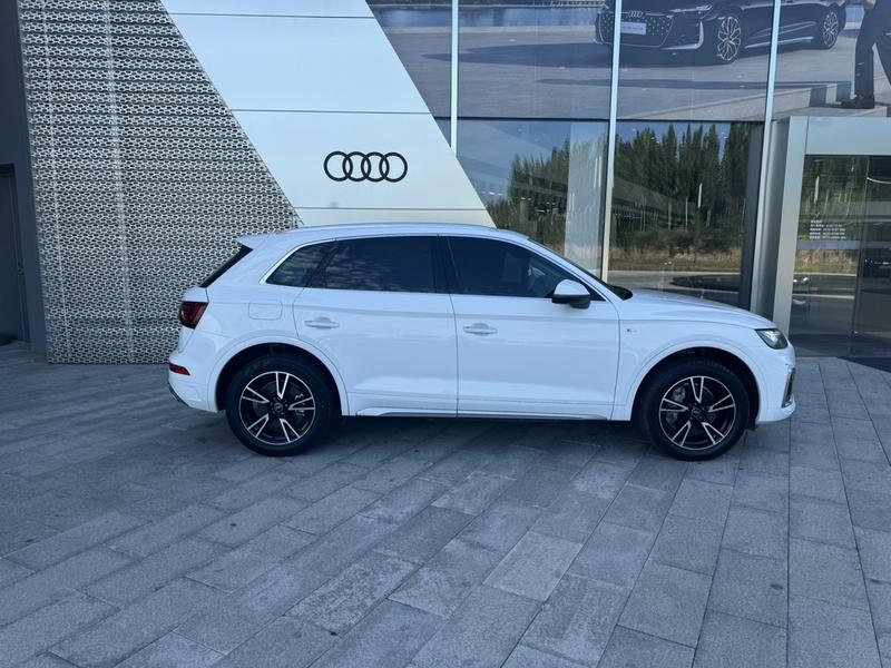 Audi Q5L, 2024 — фото 5 из 10