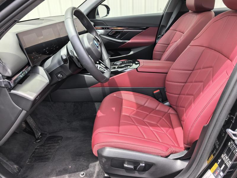 BMW i5, 2025 — фото 8 из 10