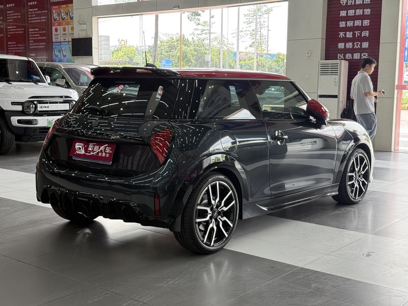 Mini Mini JCW, 2025 — фото 6 из 12