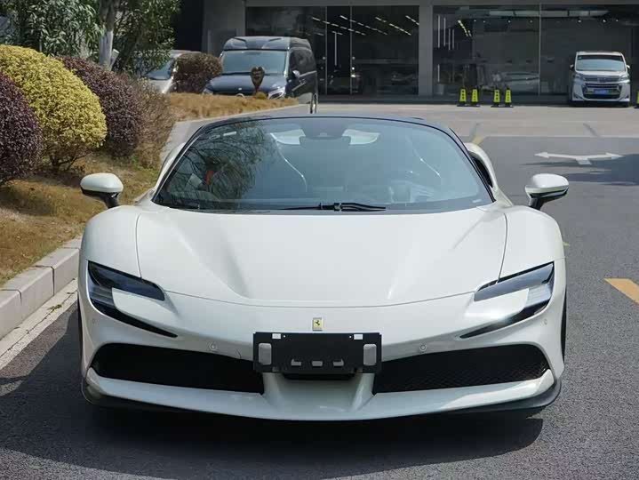 Ferrari SF90, 2025 — купить в Москве под ключ