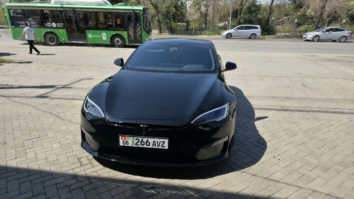 Tesla Model S, 2023 — фото 2 из 12