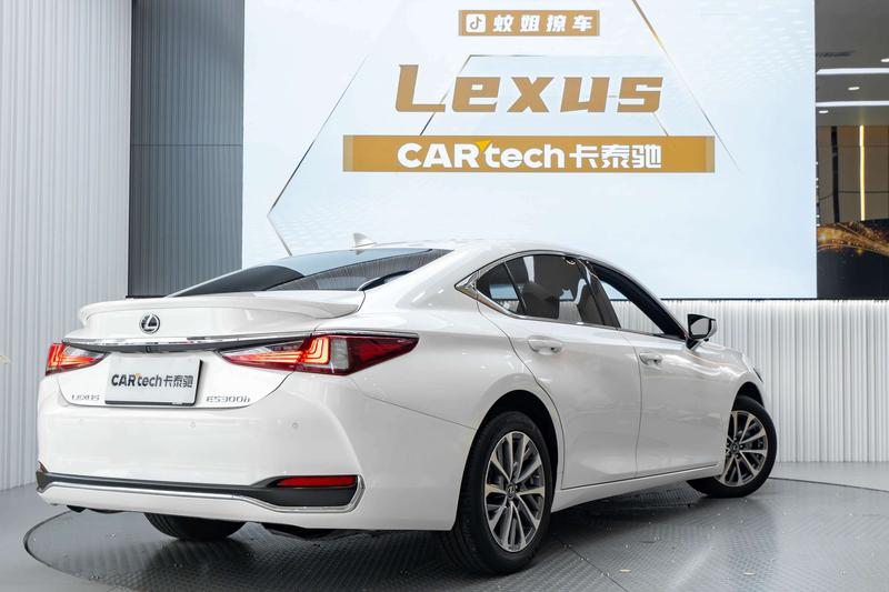 Lexus ES, 2023 — фото 6 из 12