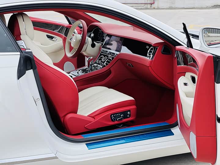 Bentley Continental GT, 2024 — фото 5 из 9