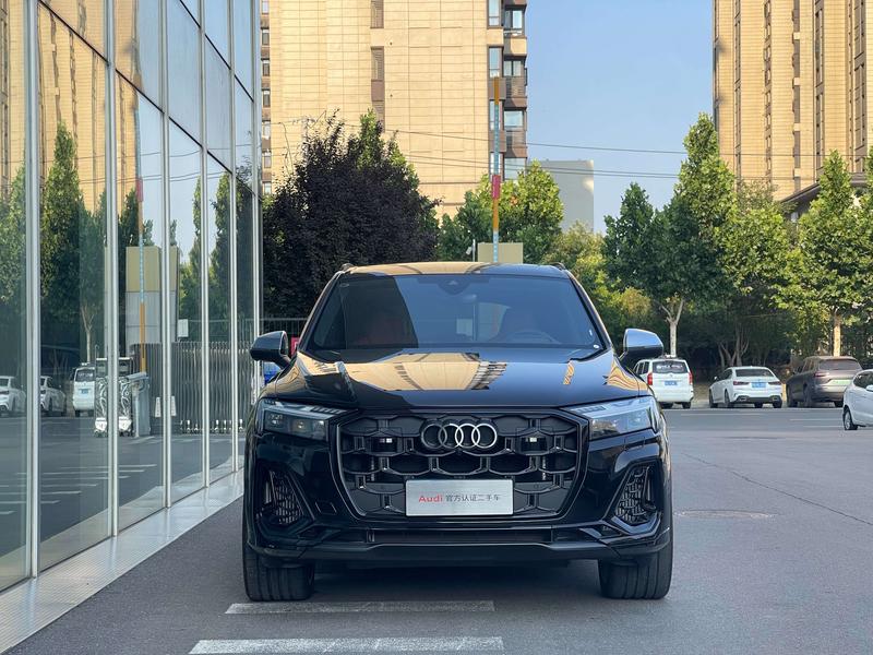 Audi SQ7, 2025 — фото 2 из 10