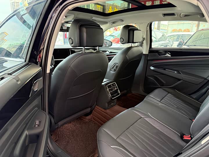 Volkswagen Passat Hybrid, 2021 — фото 6 из 9