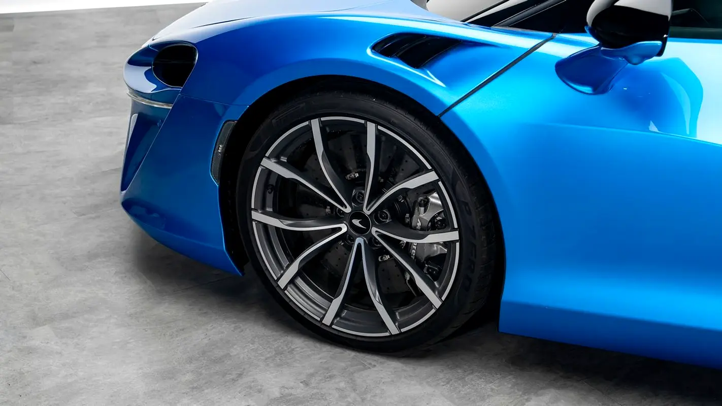 McLaren Artura, 2023 — фото 4 из 10