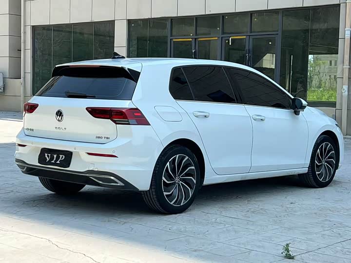 Volkswagen Golf, 2023 — фото 7 из 9