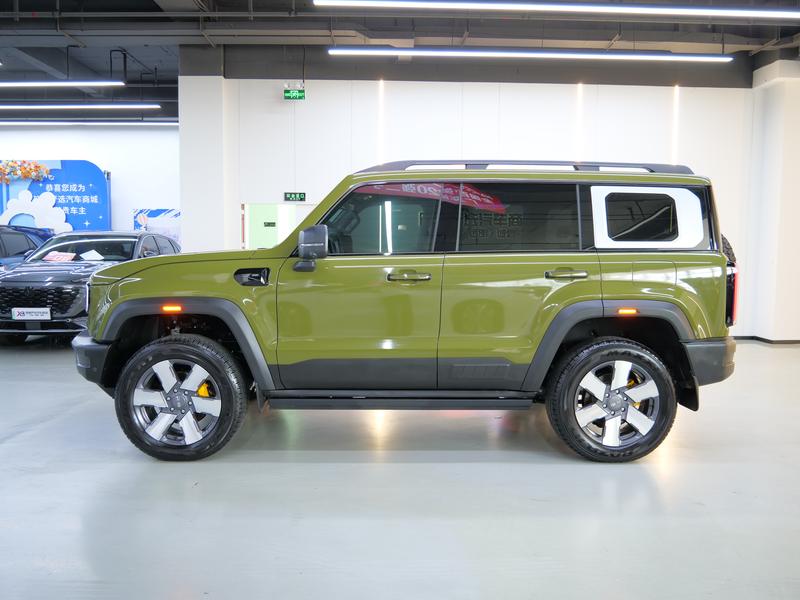 BAIC Beijing BJ40 Hybrid, 2025 — фото 4 из 12