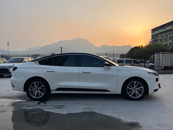 Ford Mondeo, 2023 — фото 4 из 9
