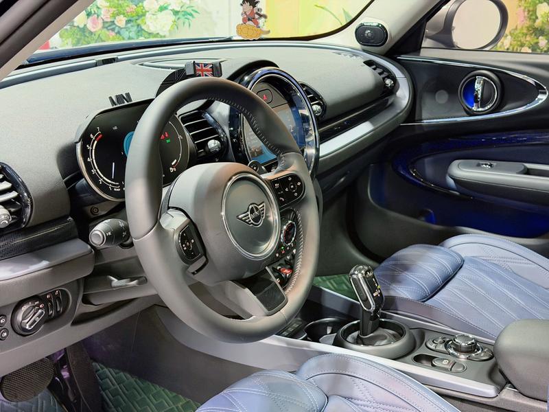 Mini Clubman, 2022 — фото 8 из 11