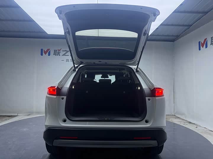 Honda Vezel, 2023 — фото 8 из 9