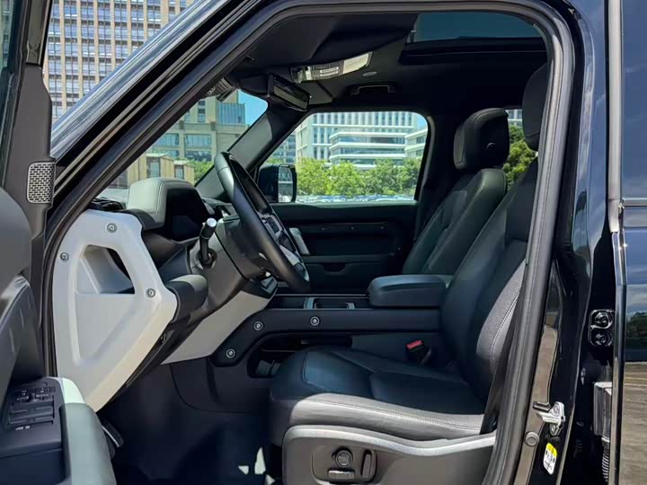Land Rover Defender, 2023 — фото 3 из 9