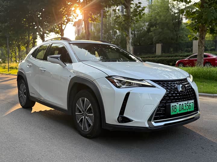 Lexus UX Hybrid, 2022 — фото 3 из 7