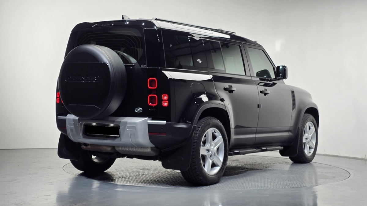 Land Rover Defender, 2021 — фото 2 из 12