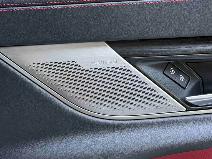 Jaguar XF L, 2023 — фото 8 из 9