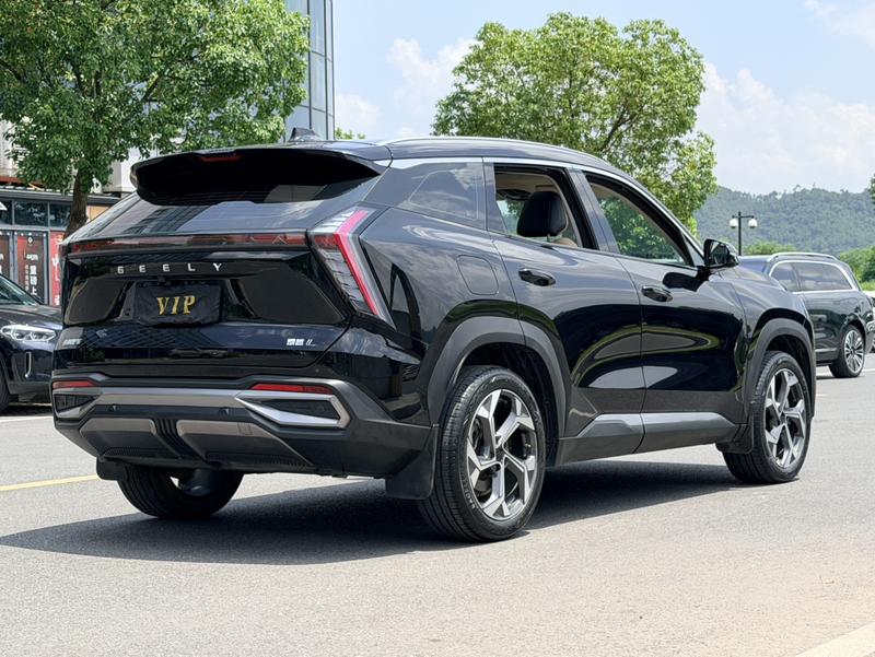 Geely Atlas L, 2023 — фото 7 из 12